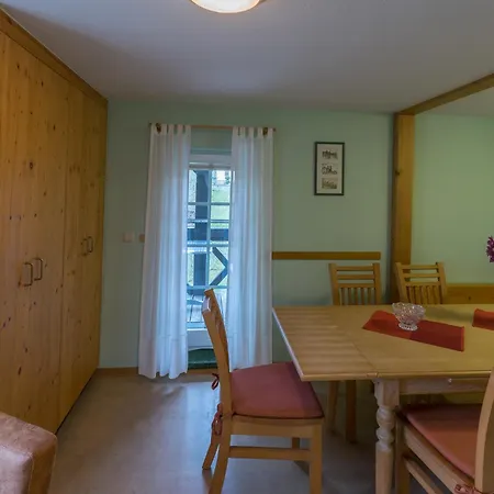 Appartement Herta Ein Saniertes Einzeldenkmal Im Elbsandsteingebirge -naehe Bad Schandau Rathmannsdorf